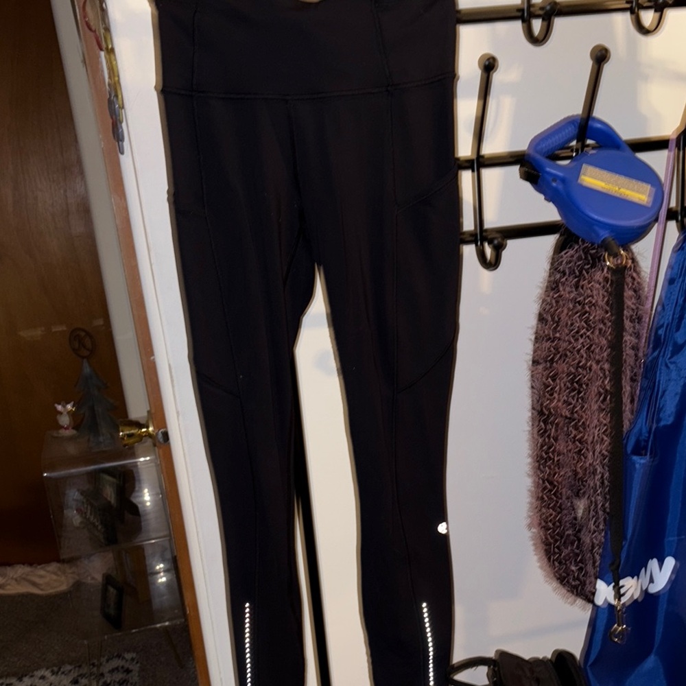 Lululemon Black Leggings Form-Fitting Stretchy